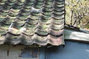 clogged gutters cause roof leaks